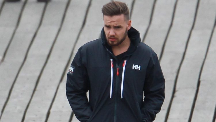 Liam Payne pasea en el descanso del rodaje de su nuevo videoclip