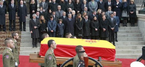 Cortejo fúnebre de Adolfo Suárez frente al Congreso de los Diputados