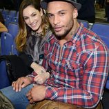 Kelly Brook y David McIntosh en un partido de la NBA