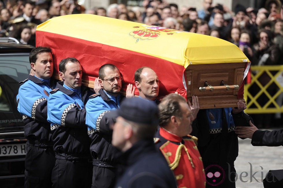 Los restos mortales de Adolfo Suárez llegando a la Catedral de Ávila