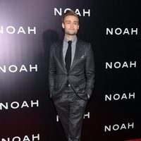 Douglas Booth en el estreno de 'Noé' en Nueva York