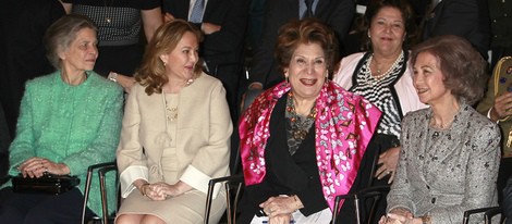 La Princesa Irene y la Reina Sofía junto a las princesas jordanas en la inauguración de una exposición