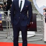 Theo James en la premiere de 'Divergente' en Londres