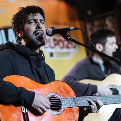 José y David Muñoz, Estopa, cantando en la presentación de su gira 'A solas'