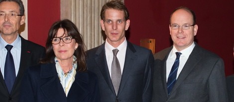 Carolina de Mónaco, Andrea Casiraghi y el Príncipe Alberto en la presentación de una película