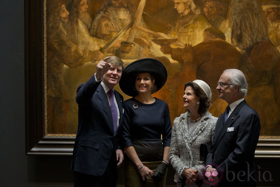 Los reyes de Suecia y los de Holanda visitan el Rijksmuseum de Amsterdam