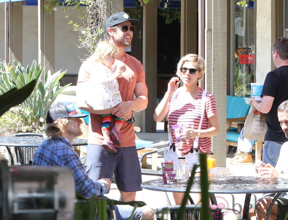 Elsa Pataky, Chris Hemsworth e India Rose con Owen Wilson