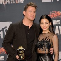 Channing Tatum y Jenna Dewan Tatum en los MTV Movie Awards 2014