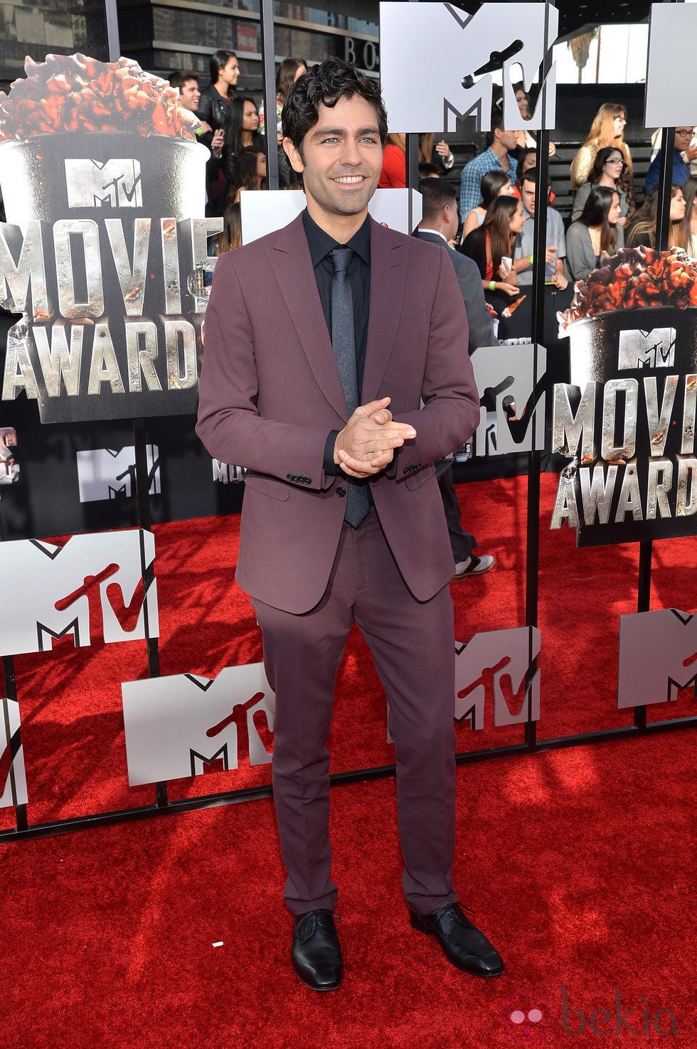 Adrian Grenier en los MTV Movie Awards 2014