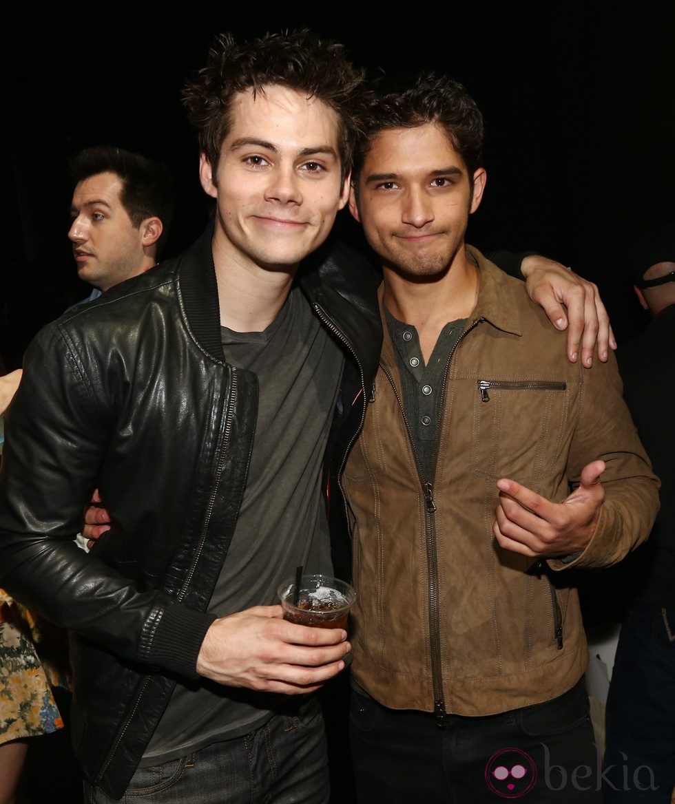 Dylan O'Brien y Tyler Posey en los MTV Movie Awards 2014