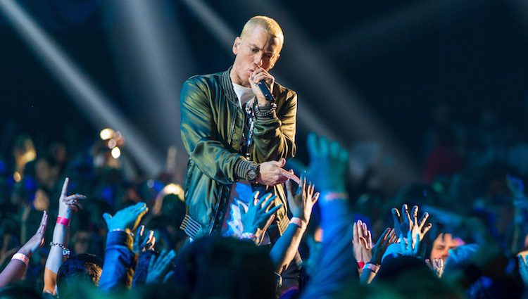 Eminem actuando en los MTV Movie Awards 2014