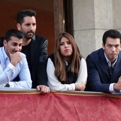 Chabelita Pantoja y Alberto Isla ven las procesiones de Semana Santa con amigos