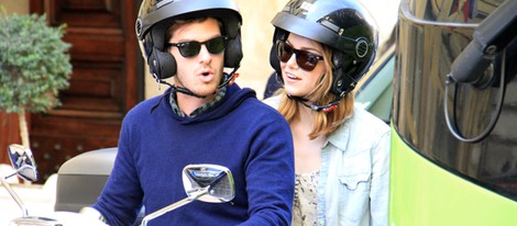 Emma Stone y Andrew Garfield en Vespa