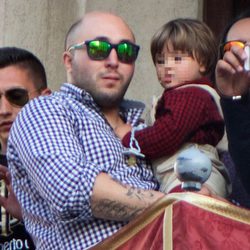 Kiko Rivera y su hijo Francisco en la Semana Santa de Sevilla 2014