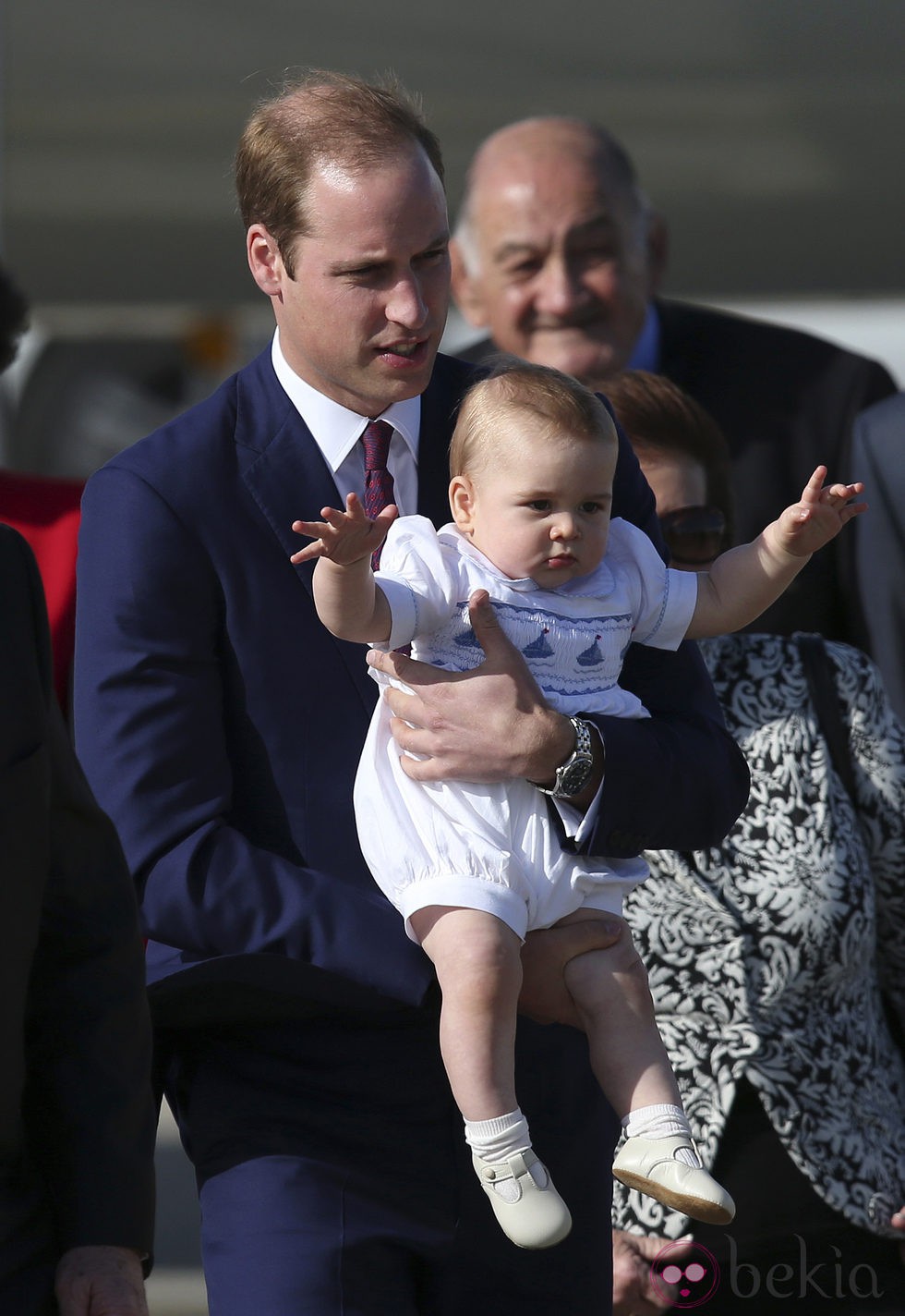 El Príncipe Guillermo y el Príncipe Jorge a su llegada a Australia