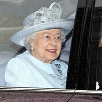 La Reina Isabel II y el Duque de Edimburgo llegando a la Misa de Pascua 2014