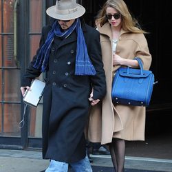 Amber Heard y Johnny Depp cogidos de la mano por Nueva York