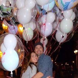 Megan Fox y Brian Austin Green en Disneyland