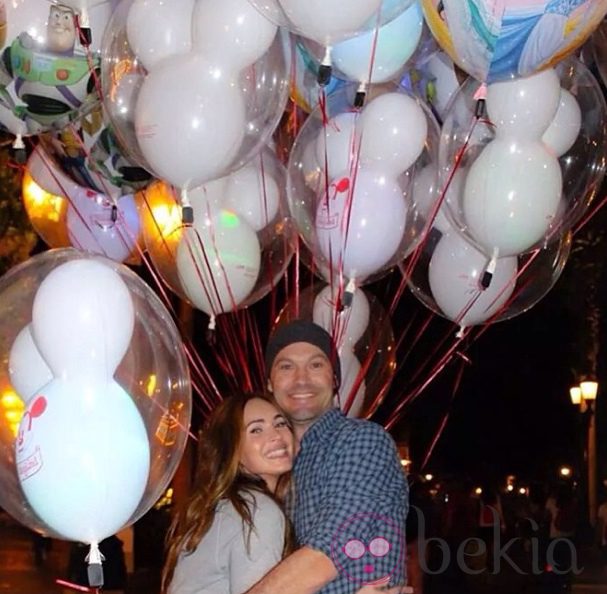 Megan Fox y Brian Austin Green en Disneyland