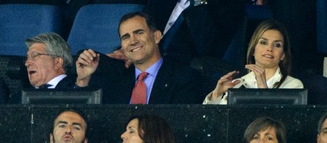 Los Príncipes de Asturias viendo el partido Atlético de Madrid-Chelsea