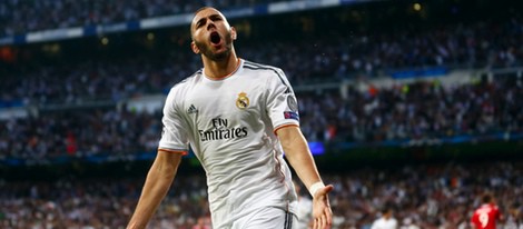 Benzemá celebra el gol del Real Madrid ante el Bayern de Munich en Champions