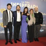 Raúl Arévalo, Jorge Torregrossa, Carmen Ruiz, Elvira Lindo y Javier Cámara en el estreno de 'La vida inesperada'