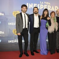 Raúl Arévalo, Jorge Torregrossa, Carmen Ruiz, Elvira Lindo y Javier Cámara en el estreno de 'La vida inesperada'