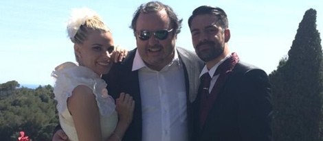 Torbe junto a María LaPiedra y Marc Amigó en su boda