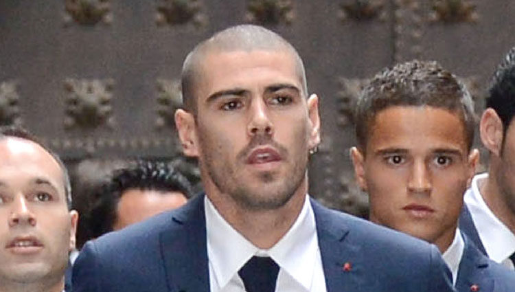 Víctor Valdés en el funeral de Tito Vilanova en la Catedral de Barcelona