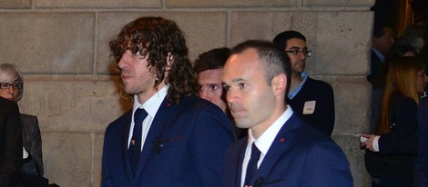 Carles Puyol y Andrés Iniesta en el funeral de Tito Vilanova en la Catedral de Barcelona