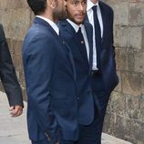 Dani Alves y Neymar en el funeral de Tito Vilanova en la Catedral de Barcelona