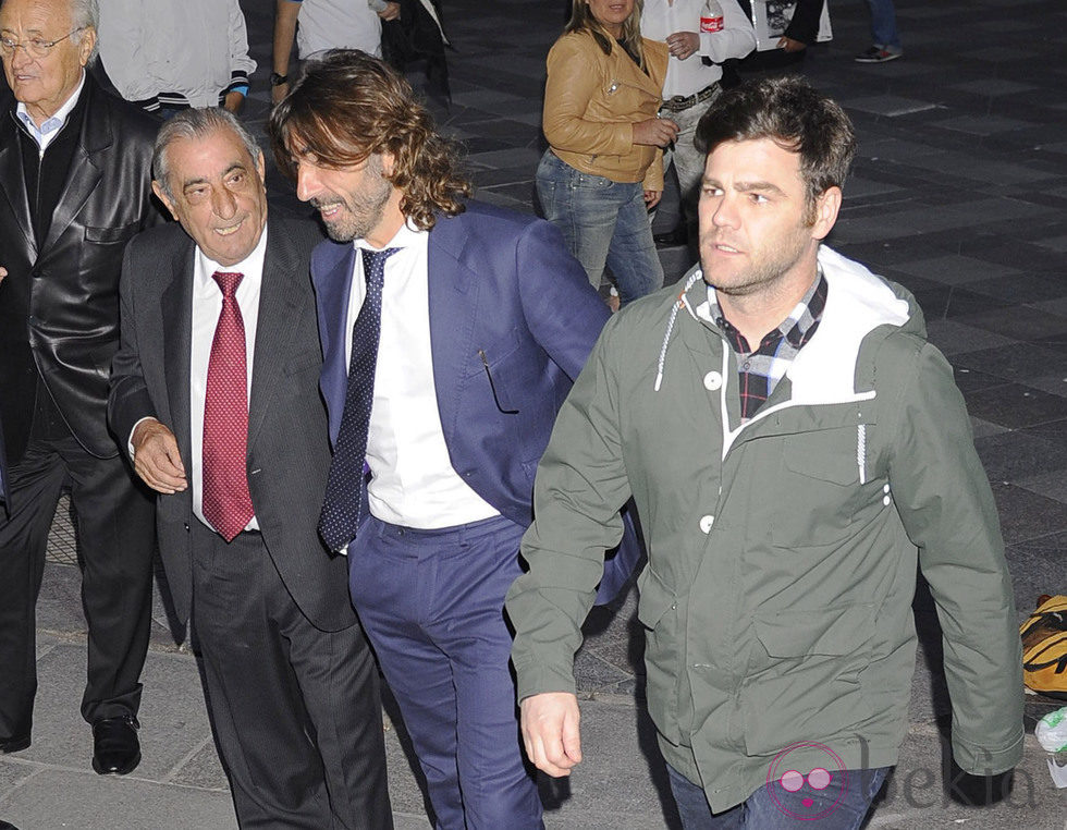 Fonsi Nieto y Javier Hidalgo en el funeral de Santiago Trapote