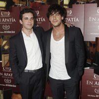 Mario Casas y Christian Casas en el estreno de 'En apatía, secuelas del odio'