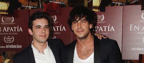 Mario Casas y Christian Casas en el estreno de 'En apatía, secuelas del odio'