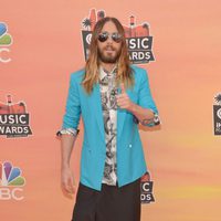 Jared Leto en la alfombra roja de los iHeartRadio Music Awards 2014