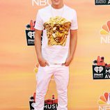 Austin Mahone en la alfombra roja de los iHeartRadio Music Awards 2014