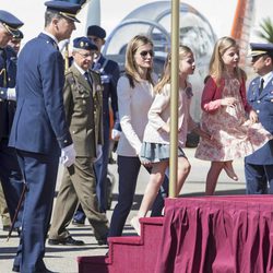 Las Infantas Leonor y Sofía en un acto oficial con los Príncipes Felipe y Letizia