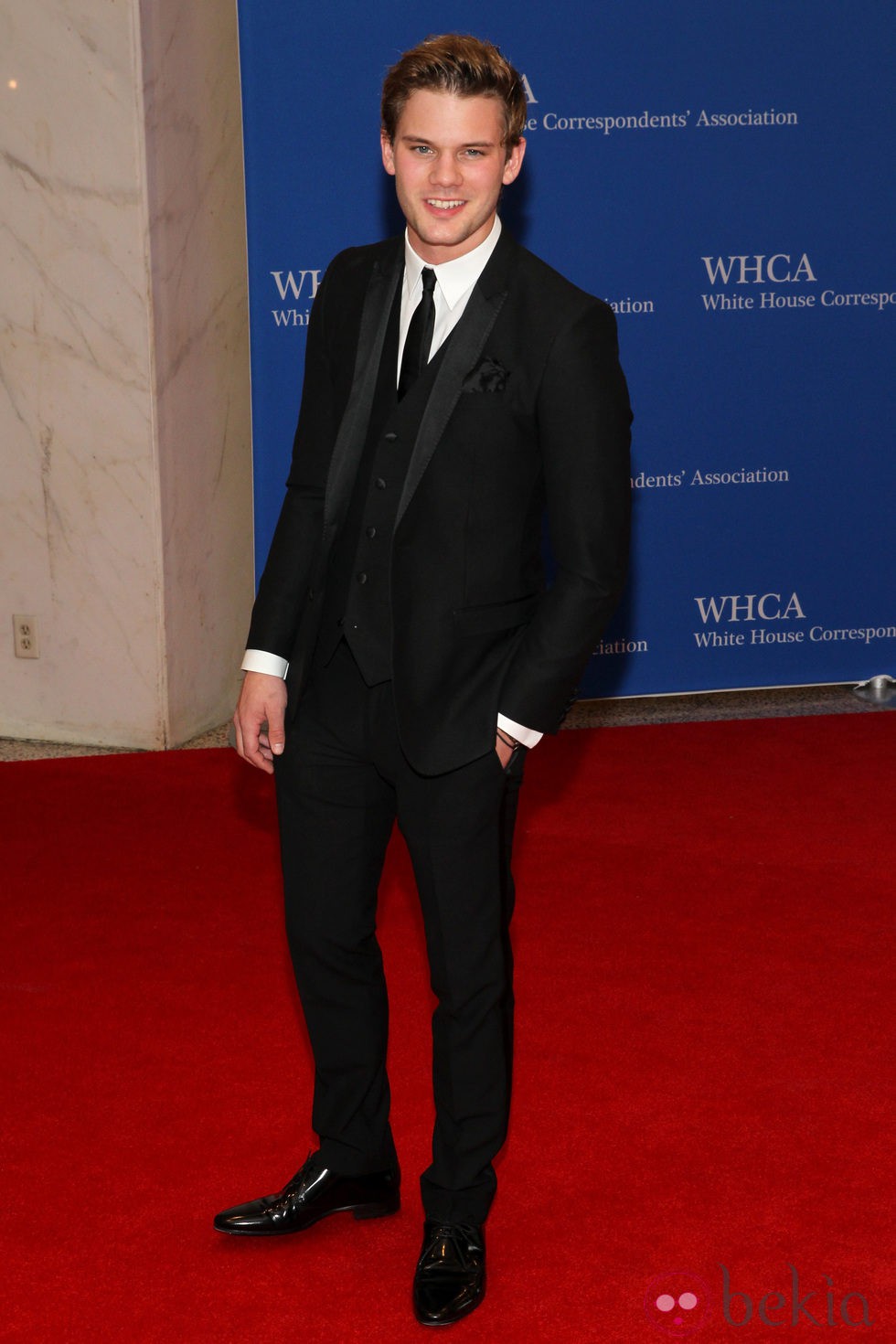 Jeremy Irvine en la Cena de Corresponsales de la Casa Blanca 2014