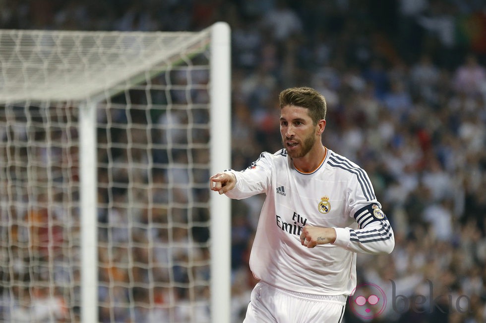 Sergio Ramos dedicando un gol a su madre Paqui en el Día de la Madre 2014