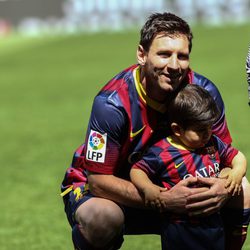 Leo Messi y su hijo Thiago antes del partido Barça-Getafe