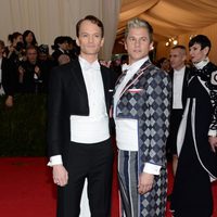 Neil Patrick Harris y David Burtka en la Gala MET 2014