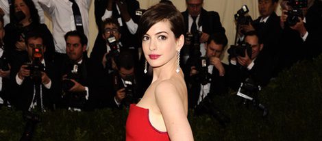 Anne Hathaway en la Gala MET 2014