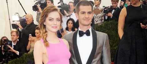 Emma Stone Andrew Garfield en la Gala MET 2014