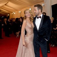 Blake Lively y Ryan Reynolds en la Gala MET 2014