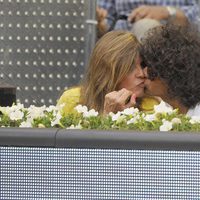 Arancha de Benito y Agustín Etienne besándose en el Open Madrid 2014