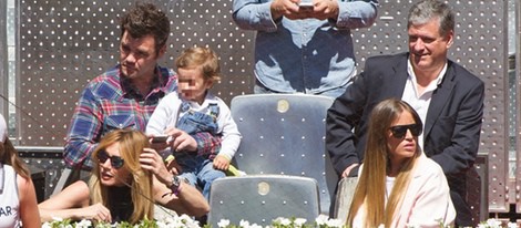 Fonsi Nieto con su hijo Lucas y su novia en el Open Madrid 2014