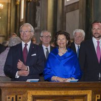 Los Reyes de Suecia, la Princesa Victoria y Haakon de Noruega en el Palacio Real de Estocolmo