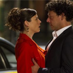 Richard Coyle y Leonor Watling en un fotograma de 'Amor en su punto'