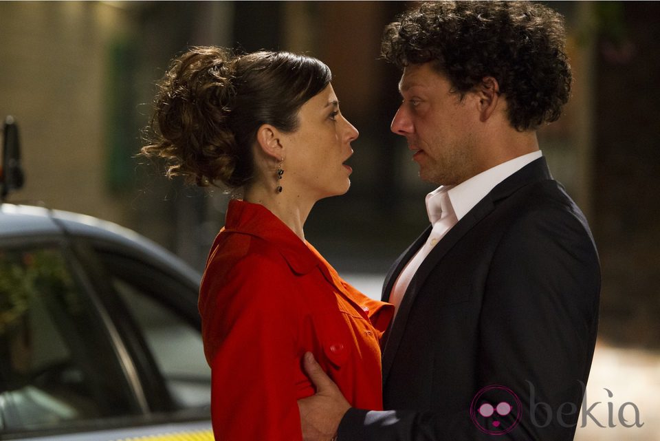 Richard Coyle y Leonor Watling en un fotograma de 'Amor en su punto'