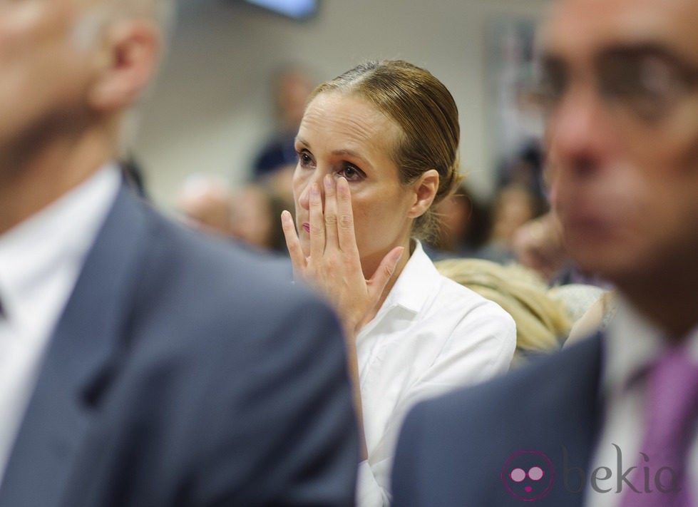 Sandra Ibarra se emociona en la presentación de El Legado de María de Villota